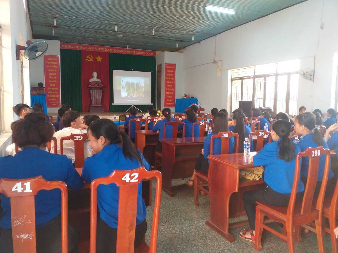 Huyện Đoàn Bù Đăng tổ chức quán triệt, tuyên truyền 2 chuyên đề học tập và làm theo tư tưởng, đạo đức, phong cách Hồ Chí Minh năm 2020